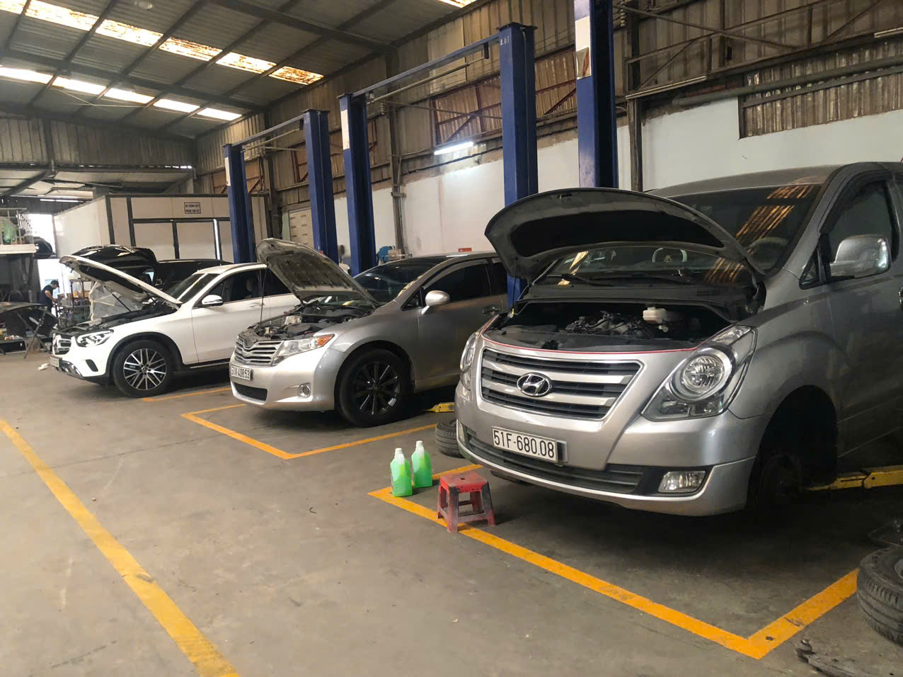 garage ô tô thủ đức