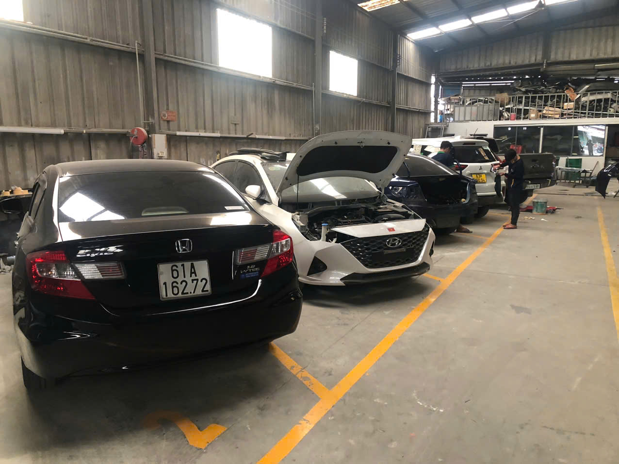 garage ô tô thủ đức